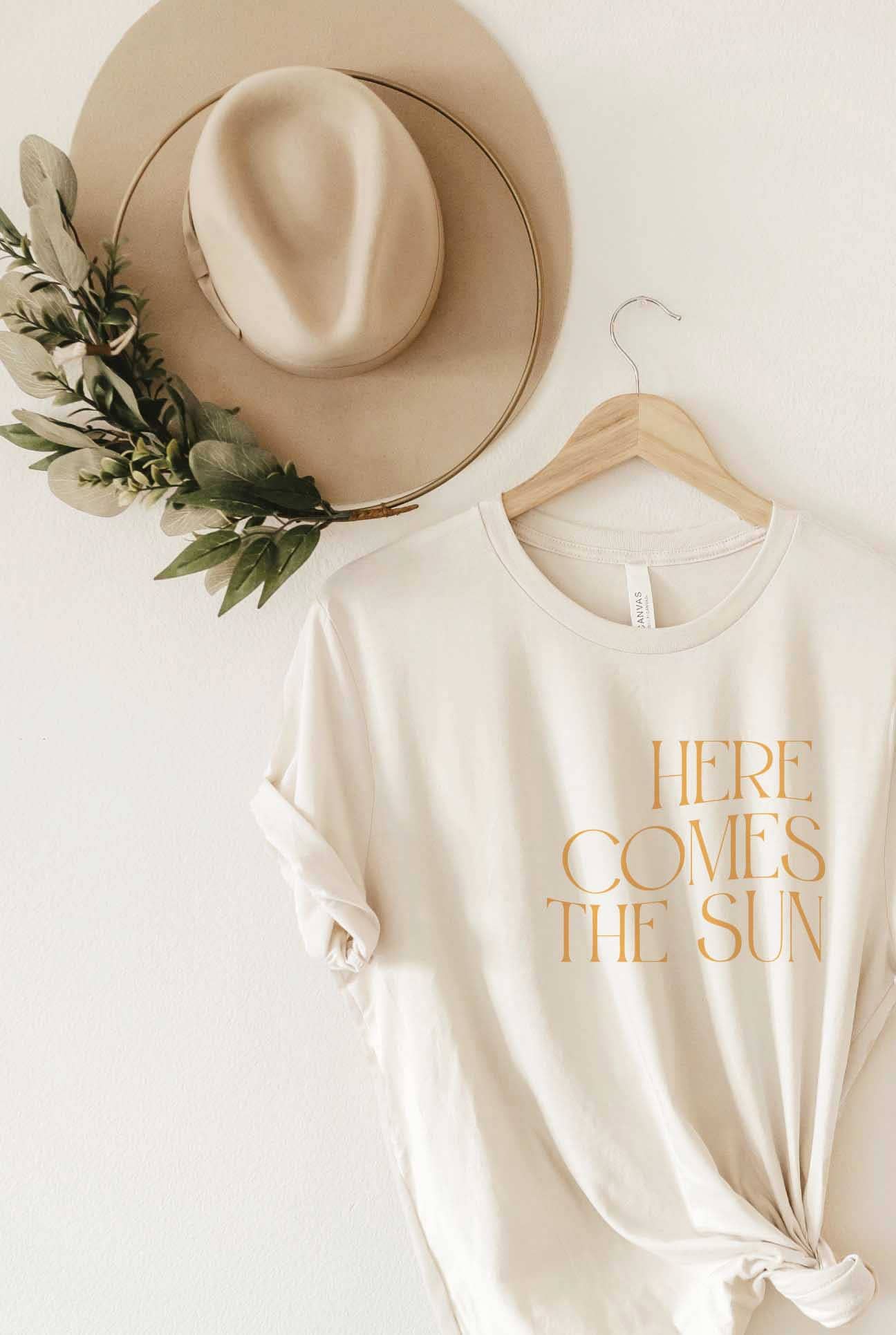 HERE COMES THE SUN Graphic T-Shirt