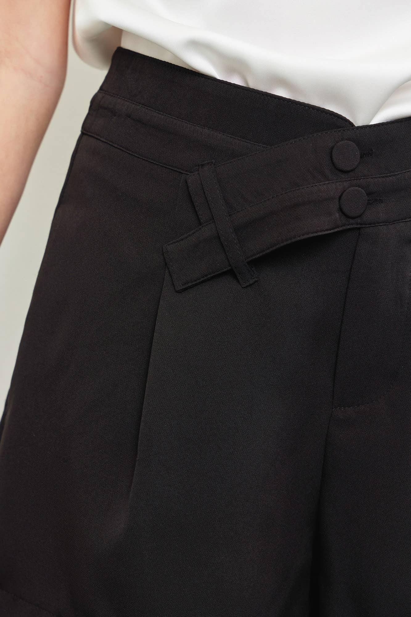 CROSS Flare Shorts